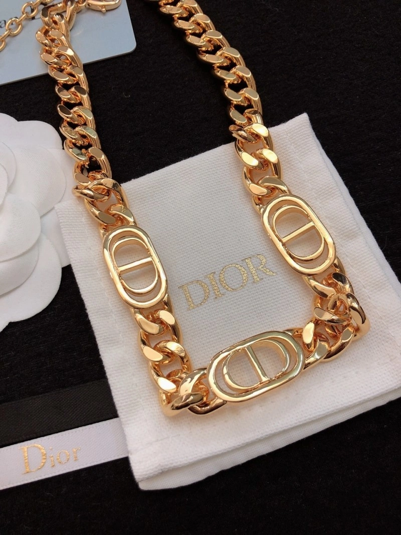 Versatile Christian Dior Necklaces 232488