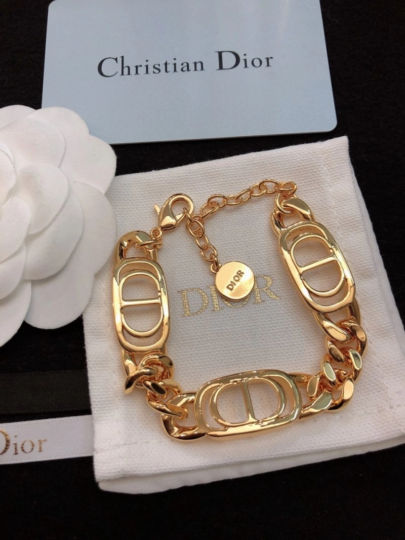 Versatile Christian Dior Necklaces 232488