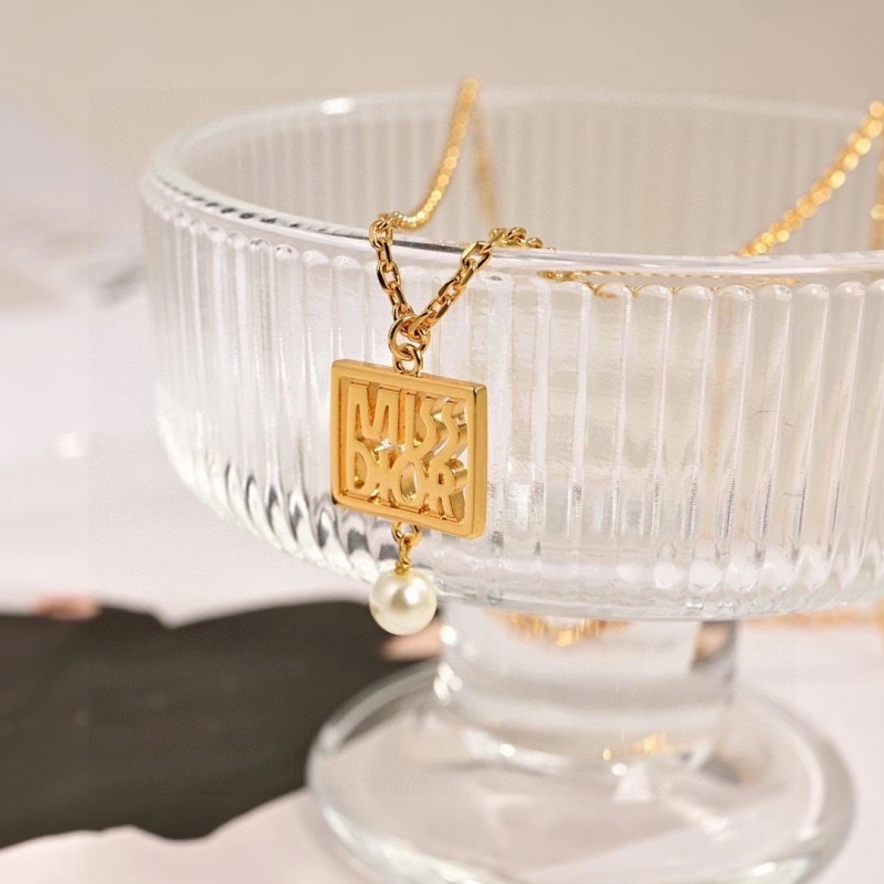 Tailored Christian Dior Necklaces 232457