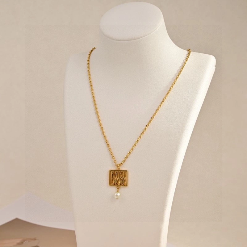 Tailored Christian Dior Necklaces 232457