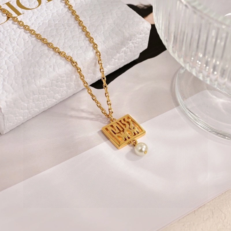 Tailored Christian Dior Necklaces 232457