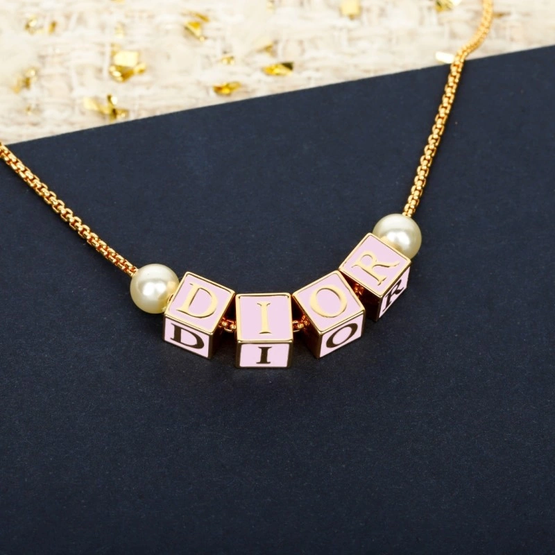 UrbanStyle Christian Dior Necklaces 232653