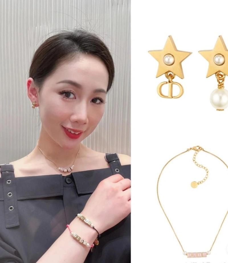 UrbanStyle Christian Dior Necklaces 232653