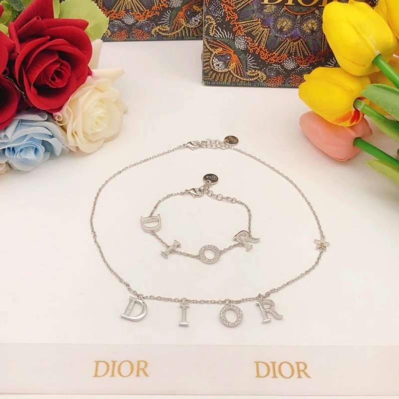 Christian Dior Necklaces Modern 232447