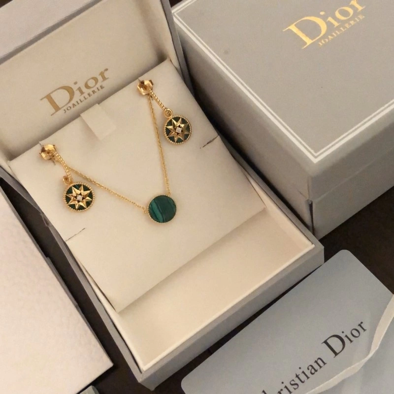 Sophisticated Christian Dior Necklaces 232462