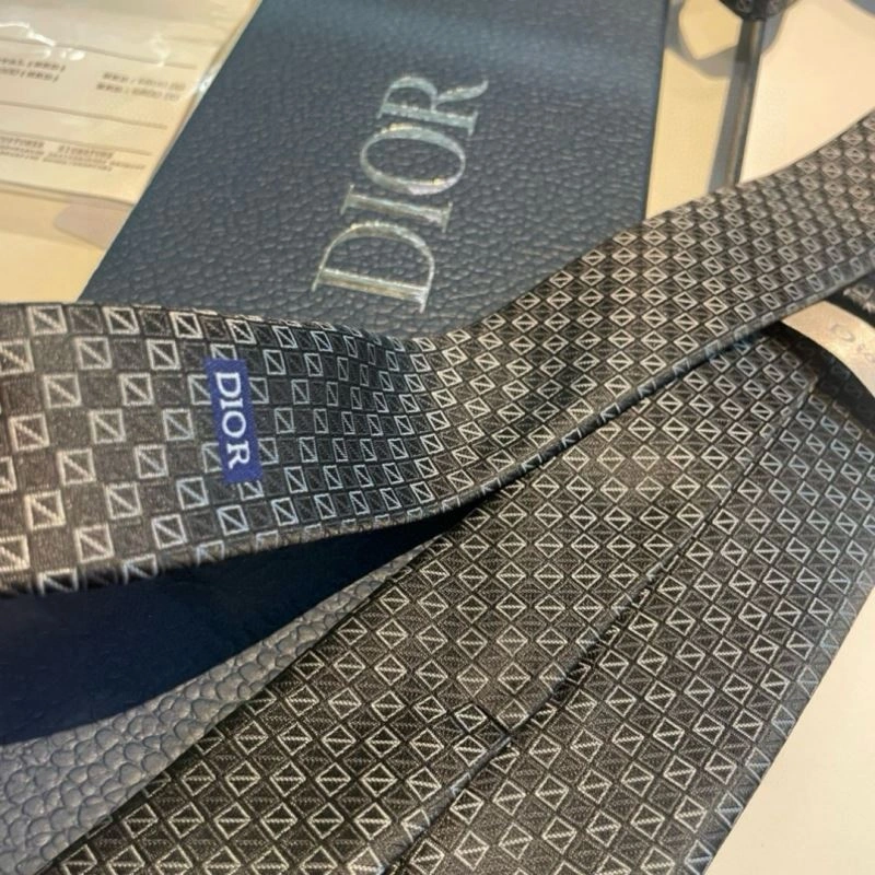 Elegant Christian Dior Neckties 268980