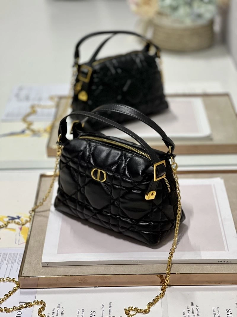 Stylish Christian Dior Other Bags 76283