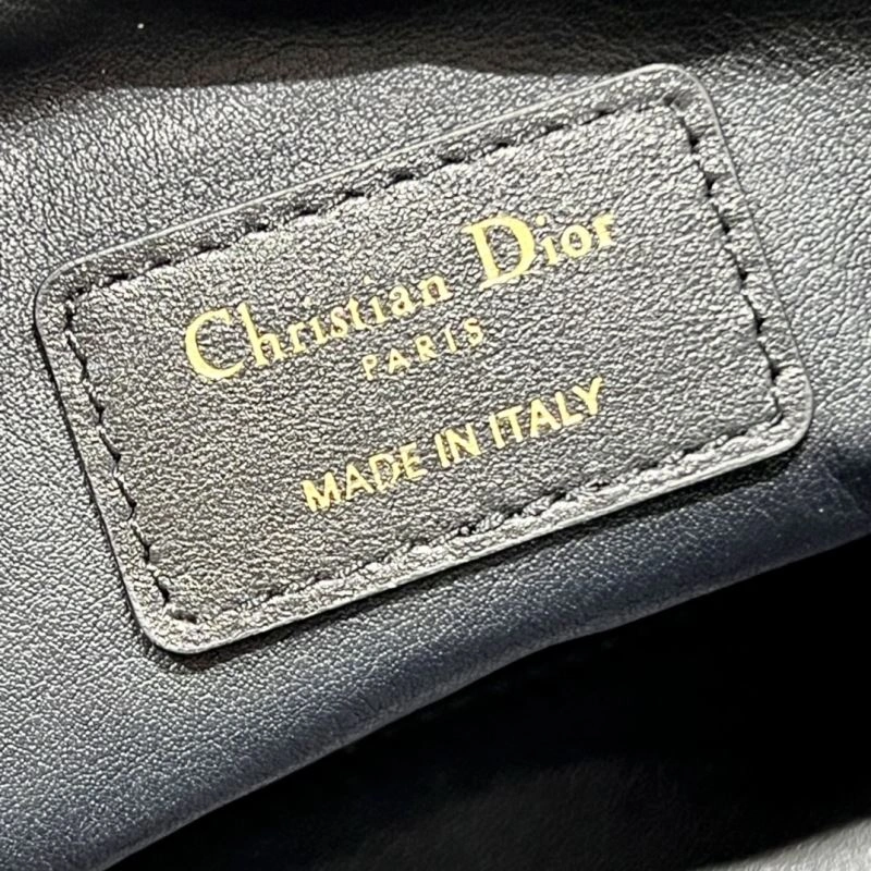 Stylish Christian Dior Other Bags 76283