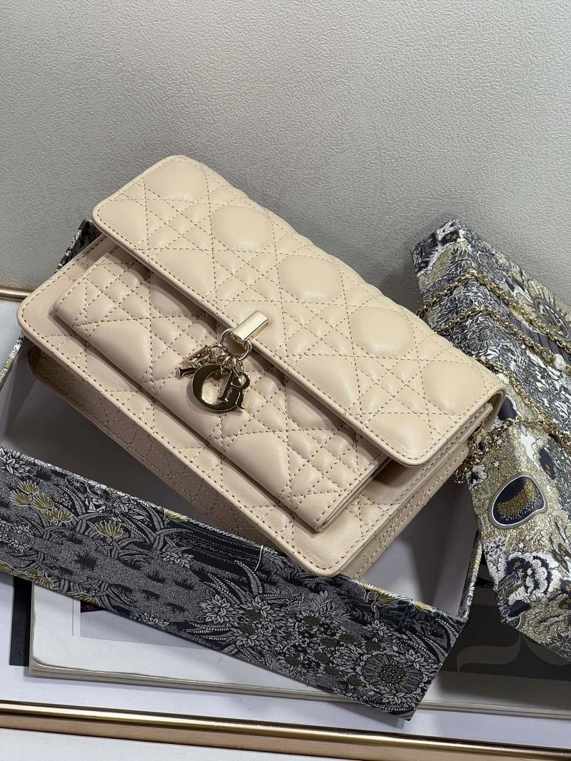 Bright Christian Dior Other Bags 75879