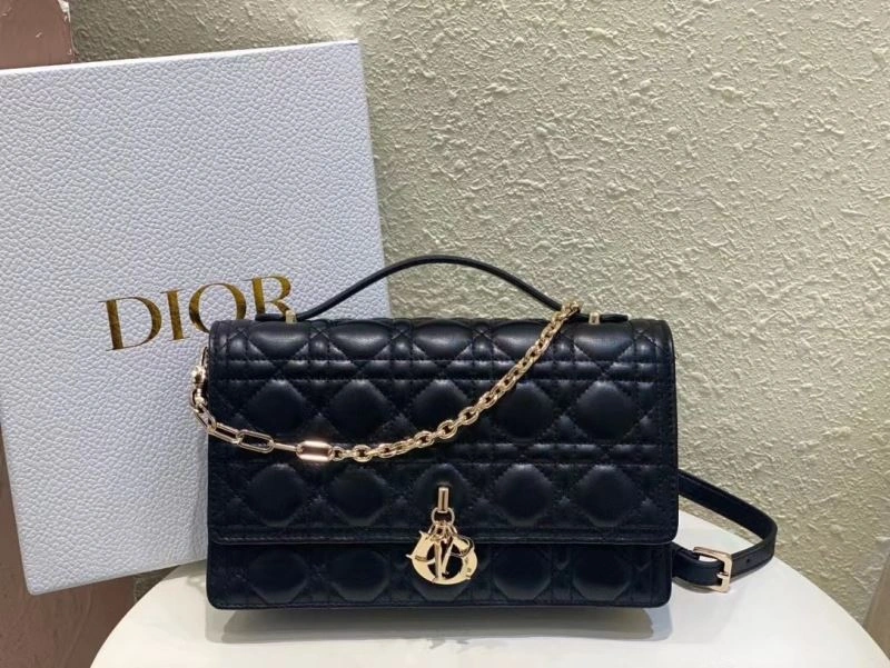 Effortless Christian Dior Other Bags 75868