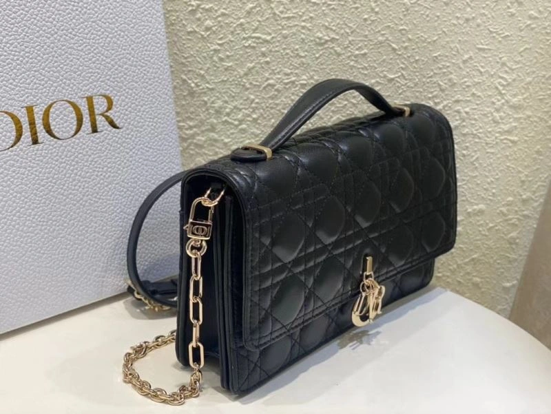 Effortless Christian Dior Other Bags 75868