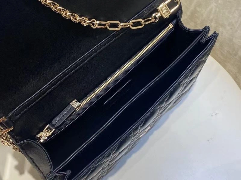 Effortless Christian Dior Other Bags 75868