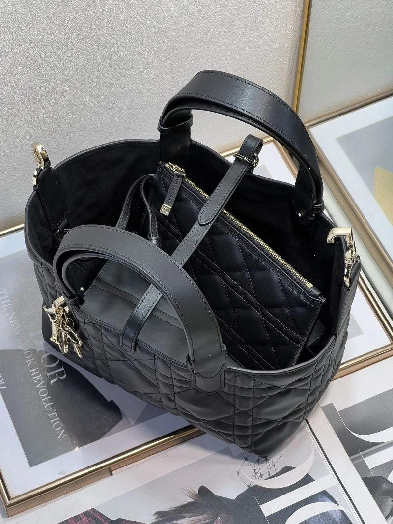 Trendy Christian Dior Other Bags 75852