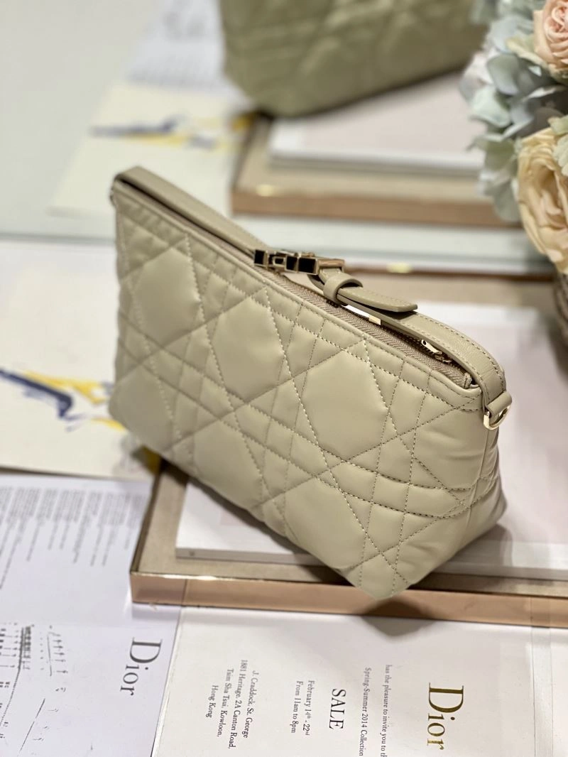 Versatile Christian Dior Other Bags 75714