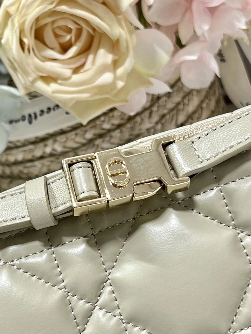 Versatile Christian Dior Other Bags 75714