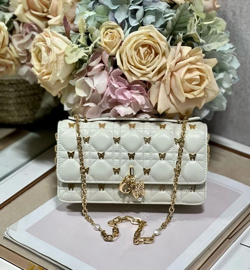 Vibrant Christian Dior Other Bags 73971