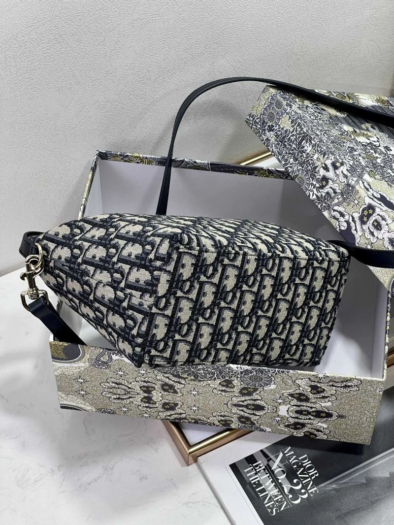 Vibrant Christian Dior Other Bags 73959