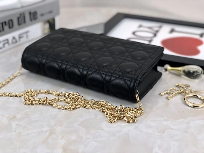 Trendsetting Christian Dior Other Bags 70827