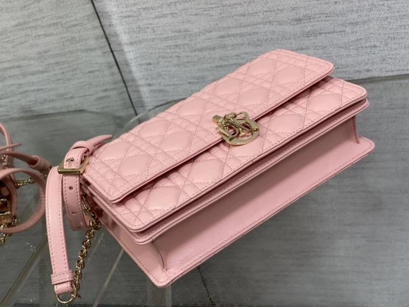 Effortless Christian Dior Other Bags 70794