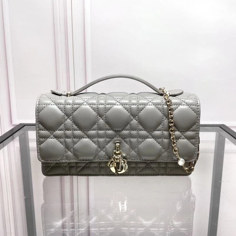Trendy Christian Dior Other Bags 70717