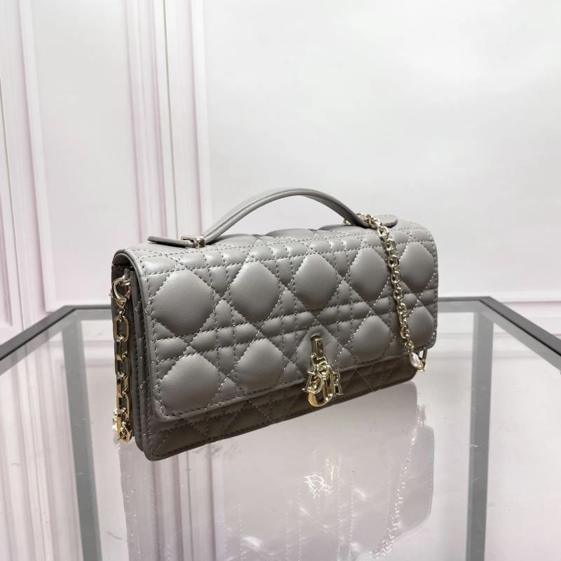 Trendy Christian Dior Other Bags 70717