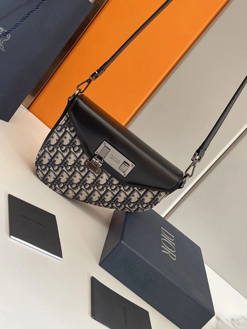 Effortless Christian Dior Other Bags 70683