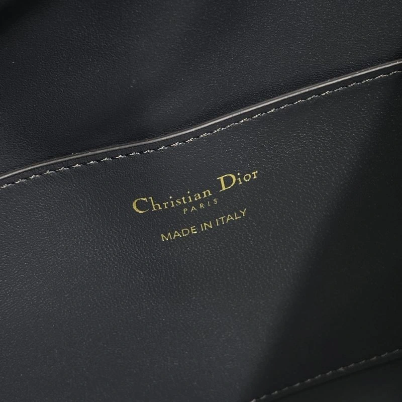 Resilient Christian Dior Other Bags 70669