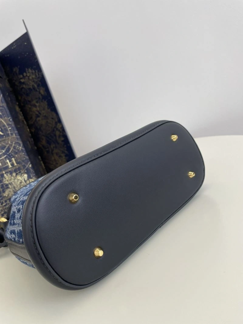 EyeCatching Christian Dior Other Bags 70651