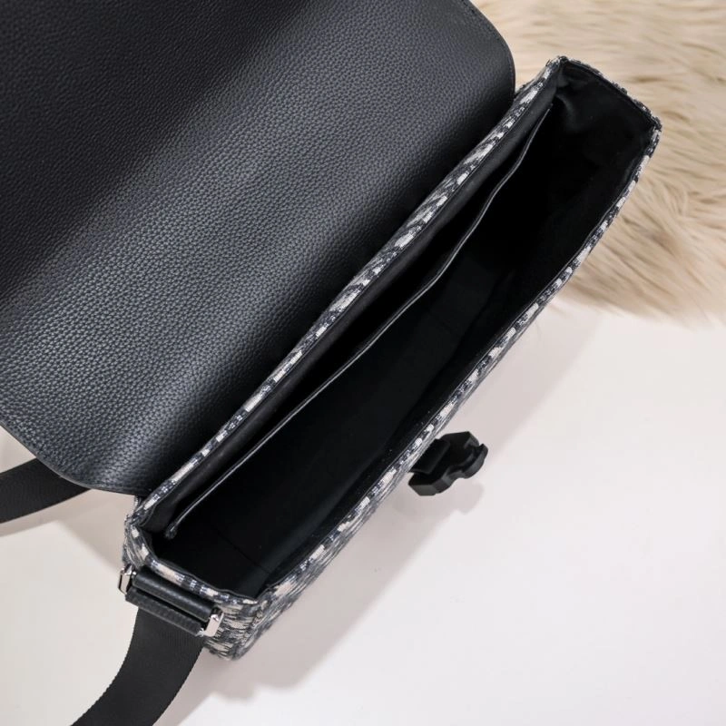 WrinkleFree Christian Dior Other Bags 77109