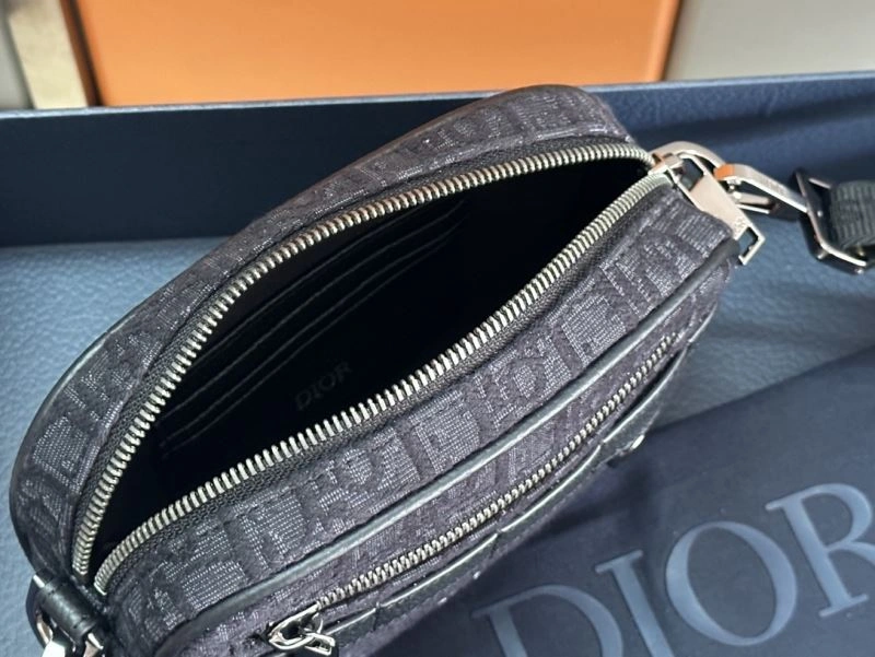 Stylish Christian Dior Other Bags 76919