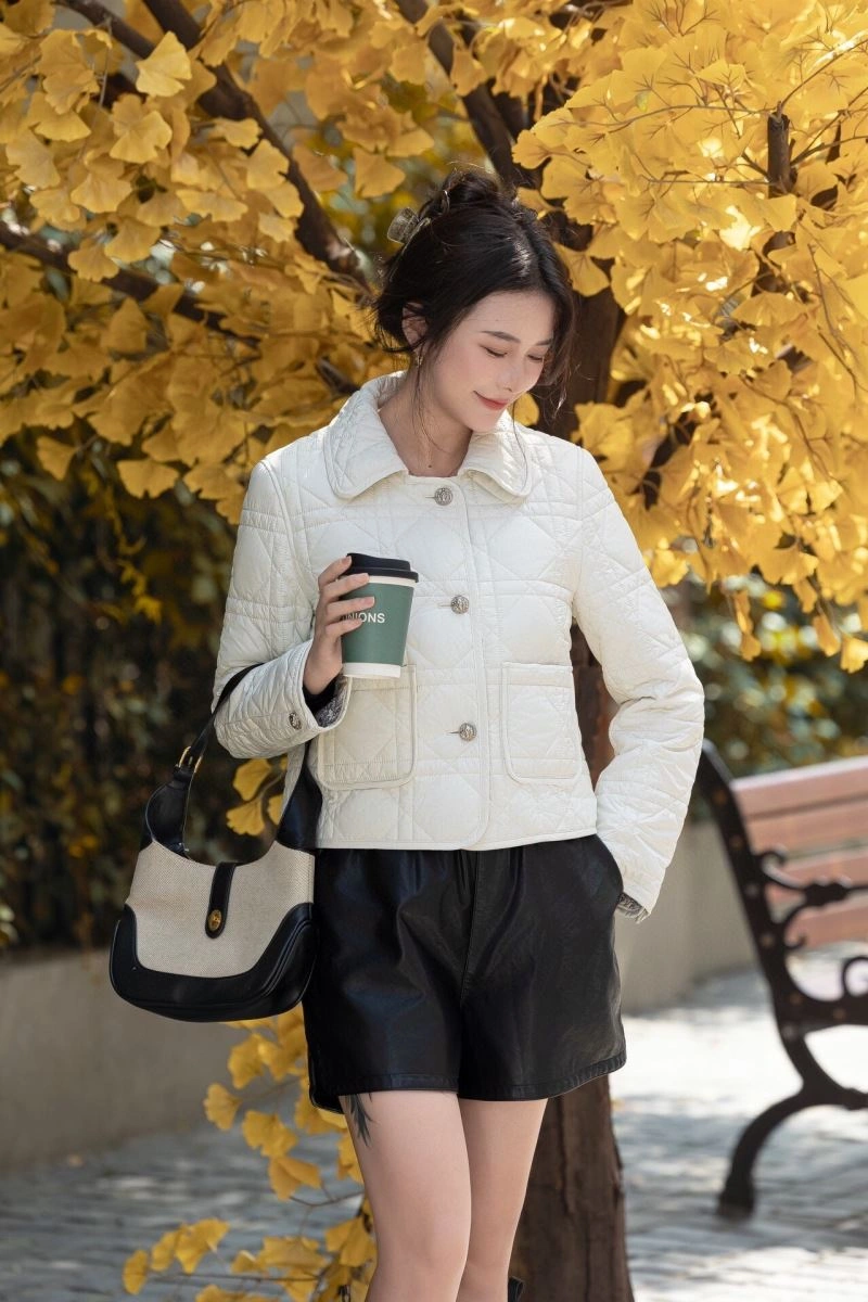 Premium Christian Dior Outwear 117638