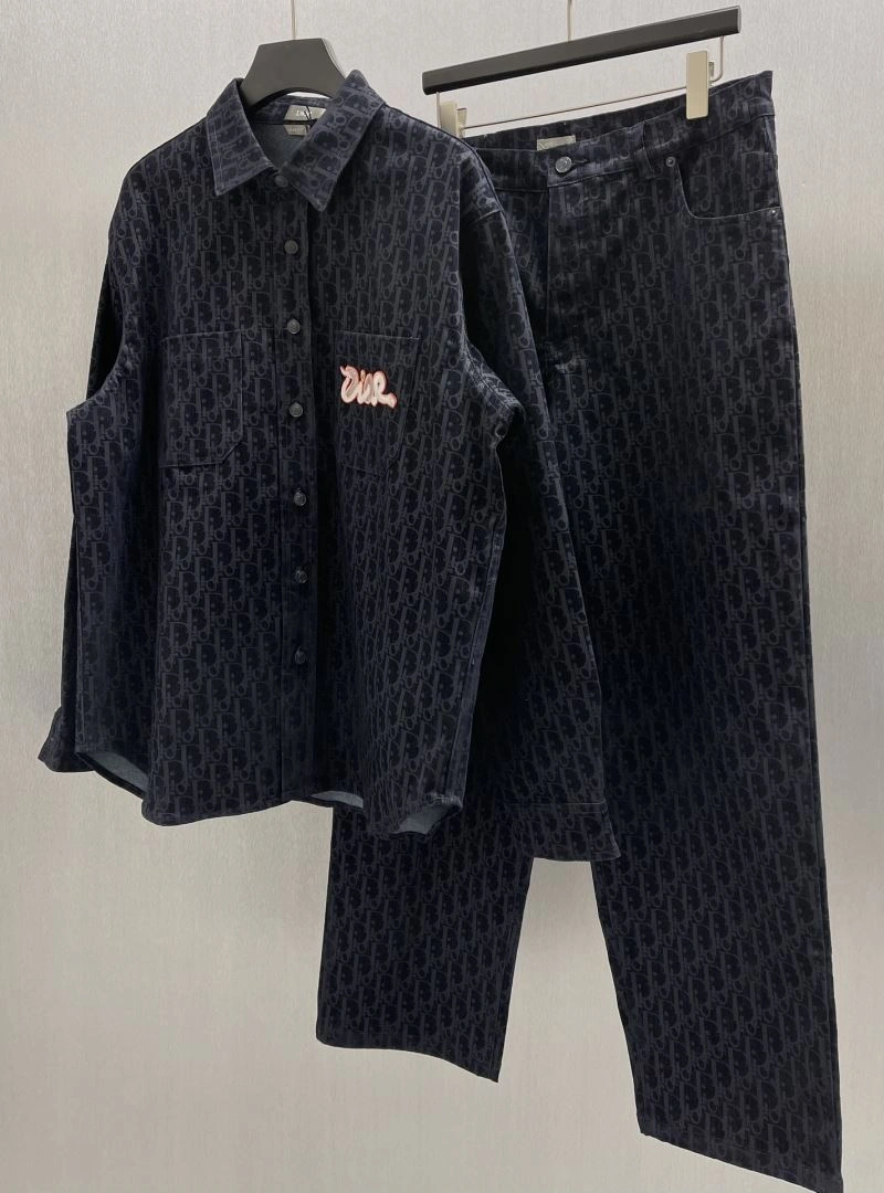 Versatile Christian Dior Outwear 117547