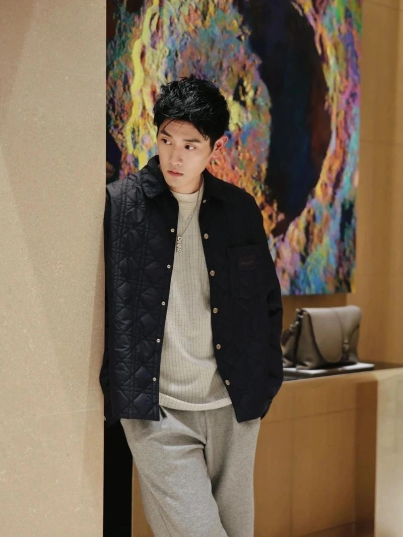 Resilient Christian Dior Outwear 117524