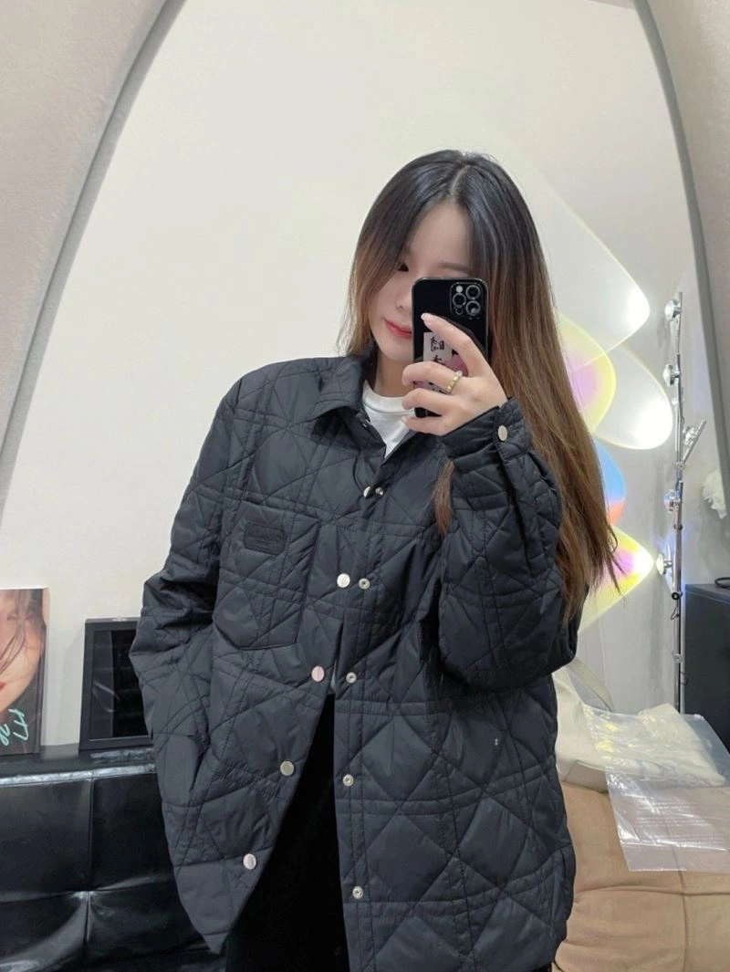 Resilient Christian Dior Outwear 117524