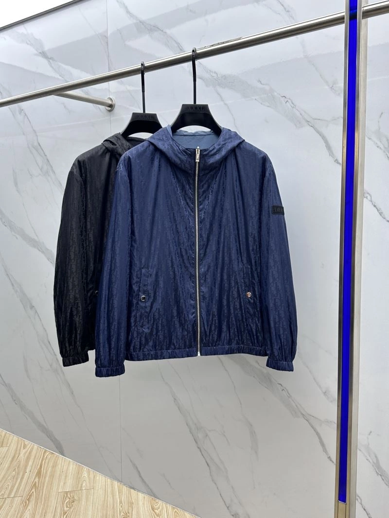 Bold Christian Dior Outwear 117804