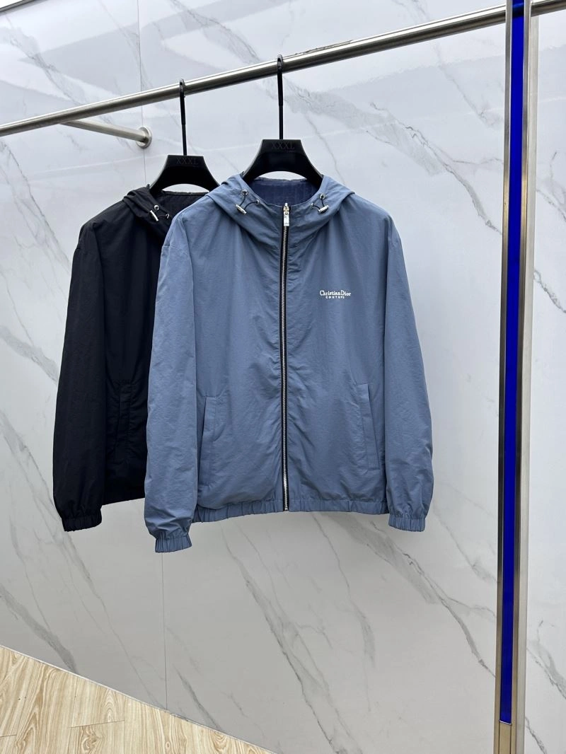 Bold Christian Dior Outwear 117804
