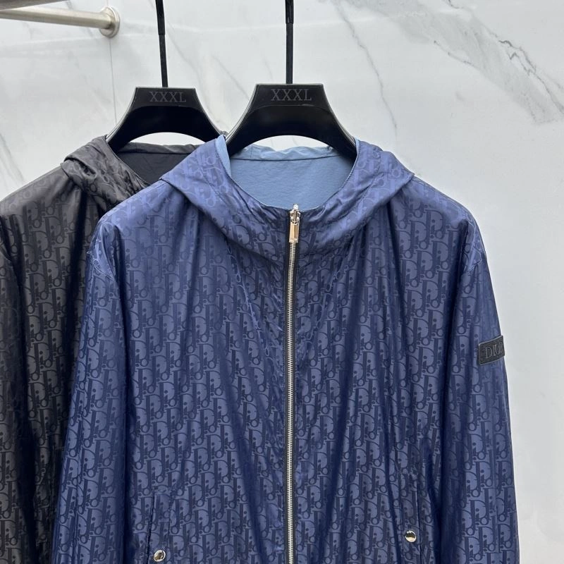 Bold Christian Dior Outwear 117804