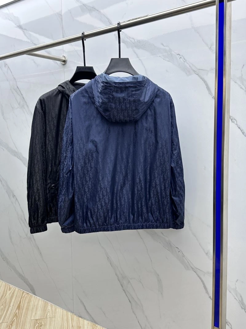 Bold Christian Dior Outwear 117804