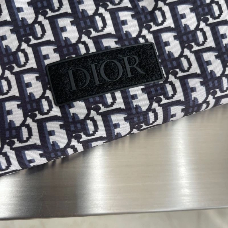 Sustainable Christian Dior Outwear 117178