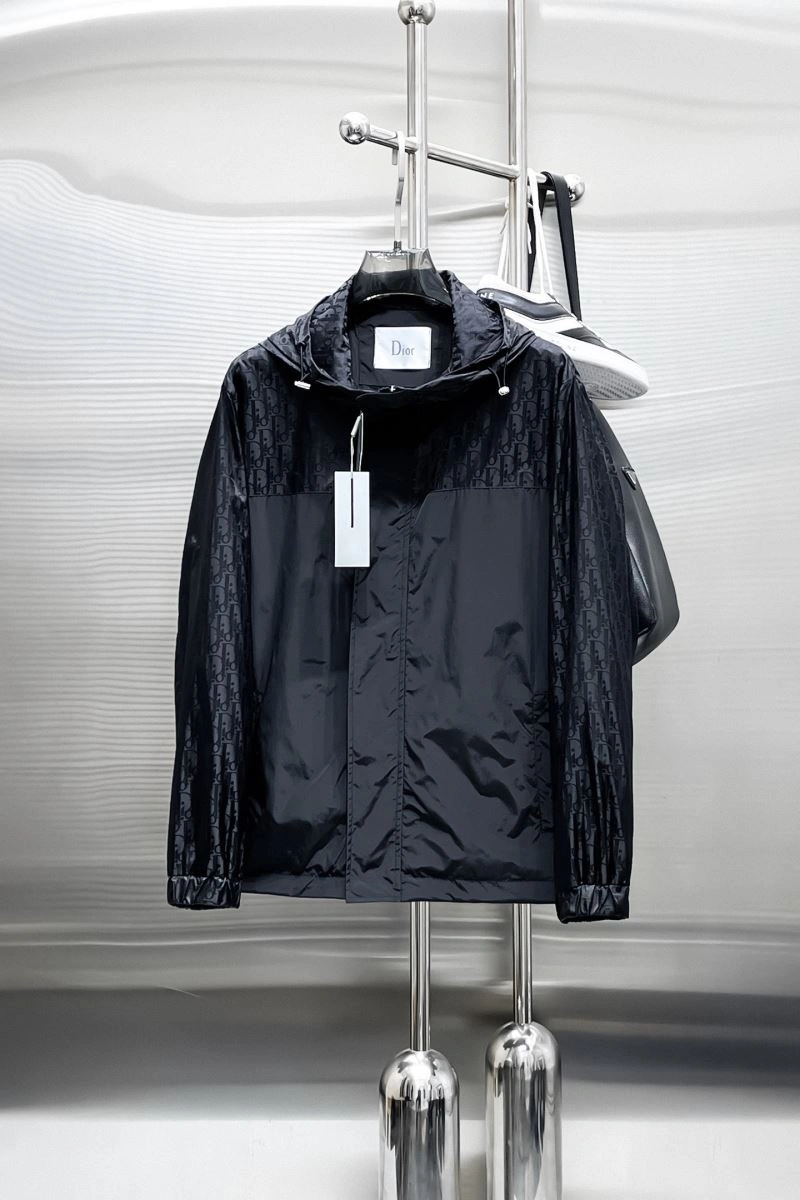 Stylish Christian Dior Outwear 117153