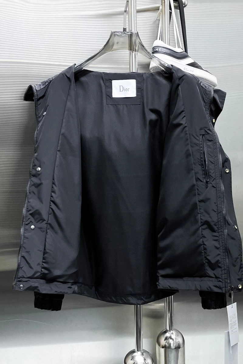 Stylish Christian Dior Outwear 117153