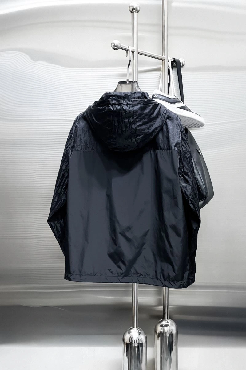 Stylish Christian Dior Outwear 117153