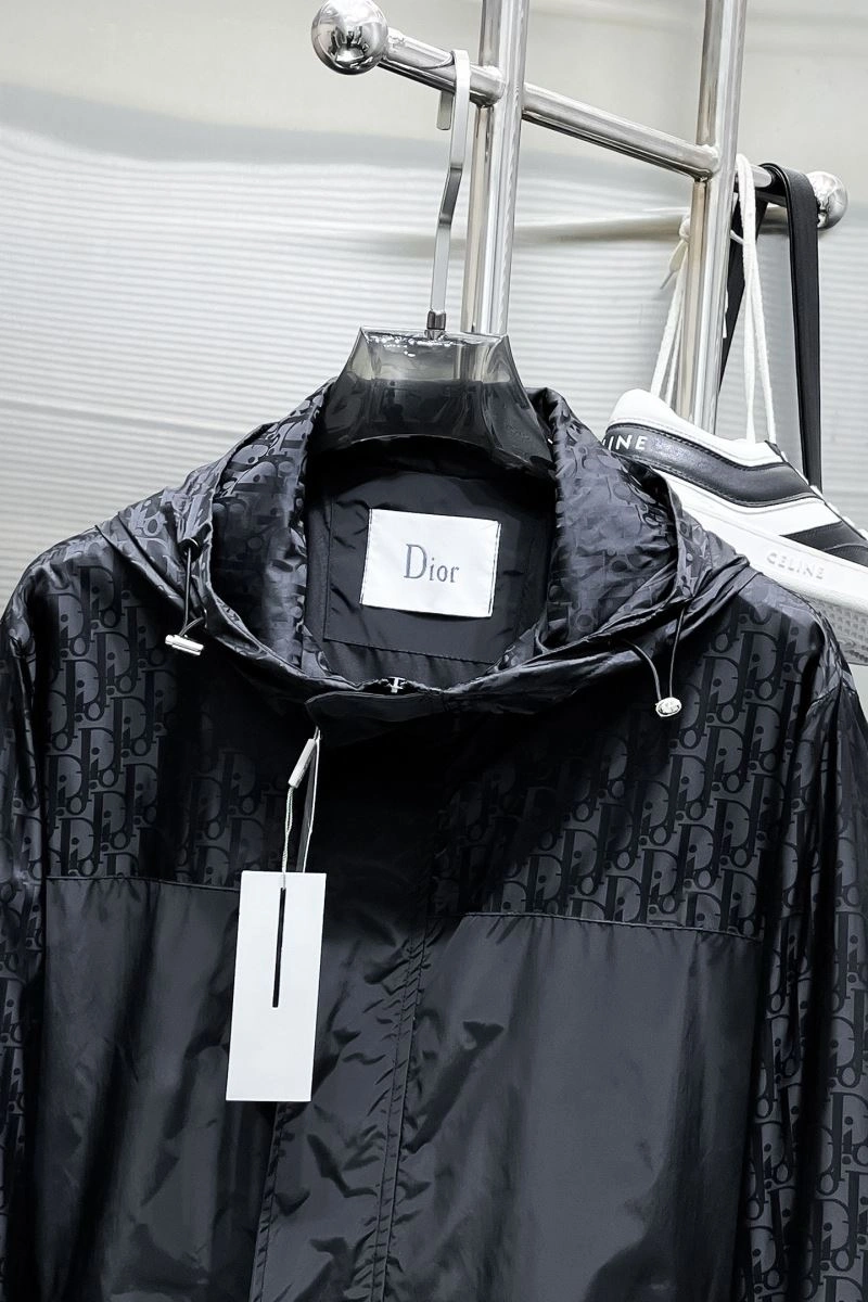 Stylish Christian Dior Outwear 117153