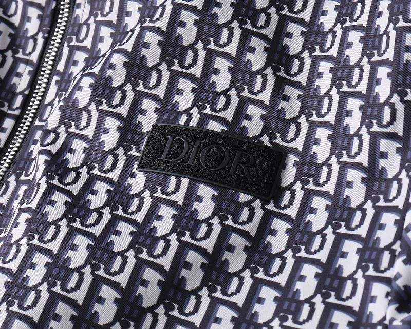 Elegant Christian Dior Outwear 116911