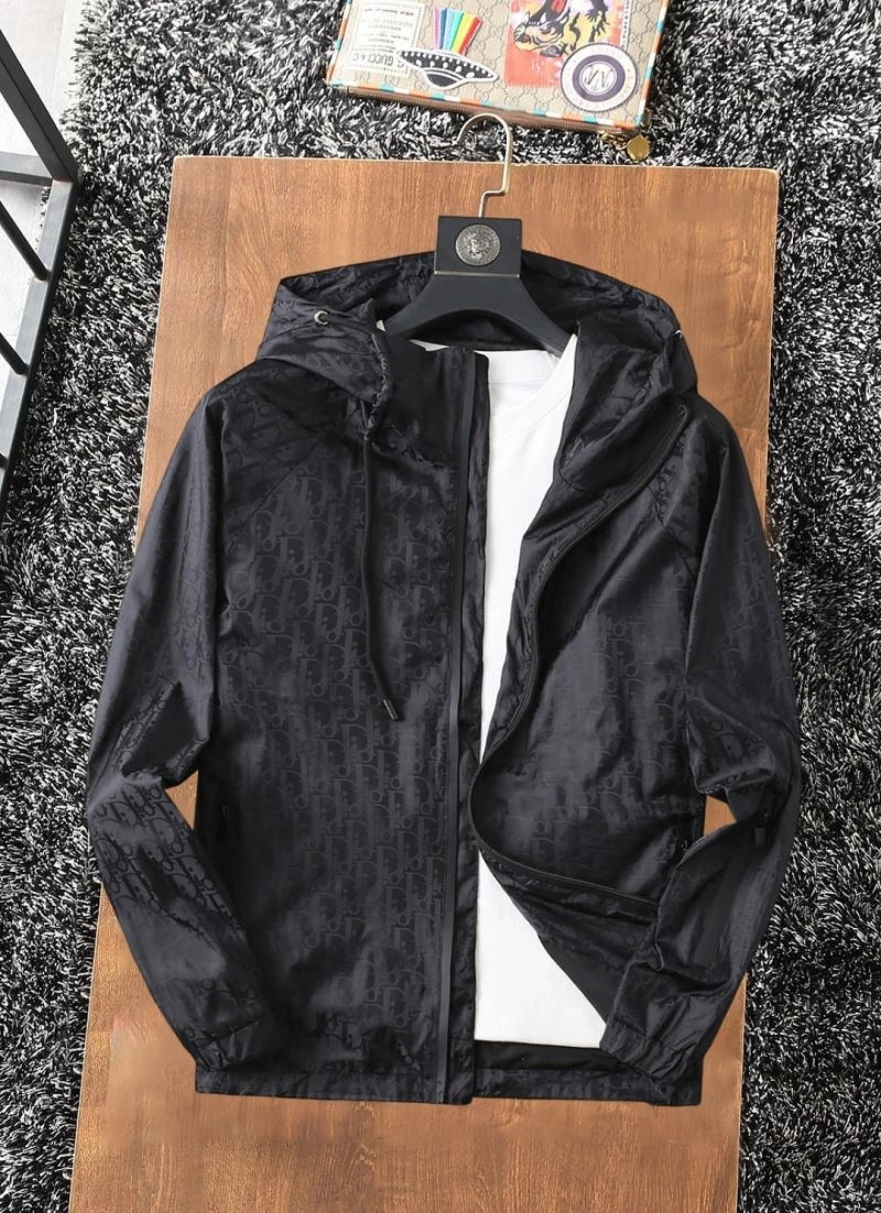 Elegant Christian Dior Outwear 116894