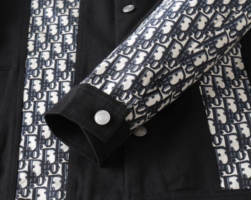 Minimalist Christian Dior Outwear 116852