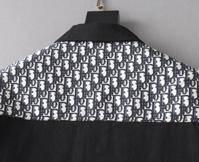 Minimalist Christian Dior Outwear 116852