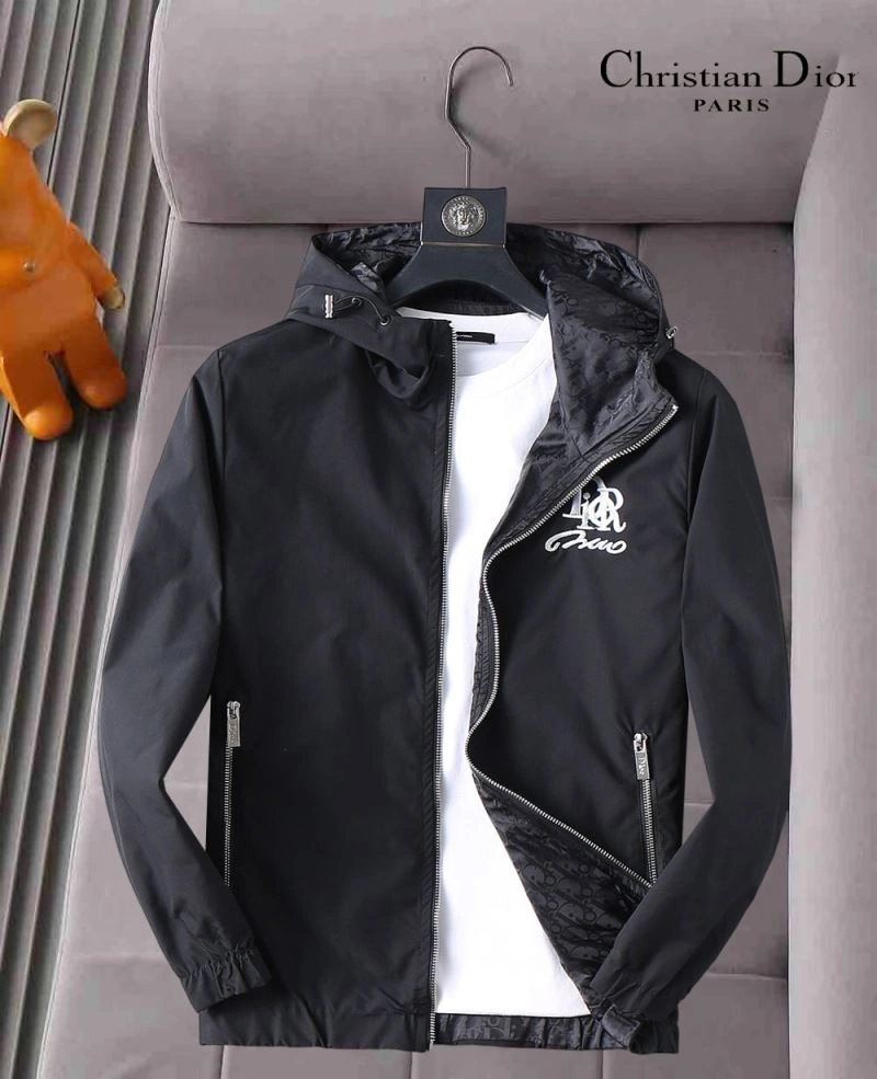 Effortless Christian Dior Outwear 116850
