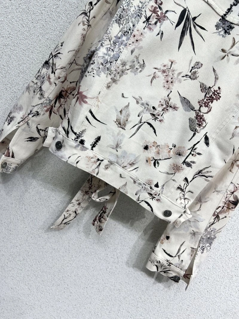 Functional Christian Dior Outwear 112935