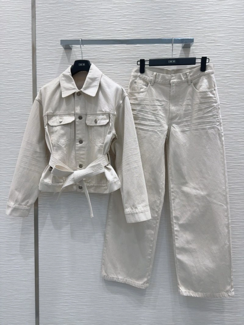Chic Christian Dior Outwear 112942